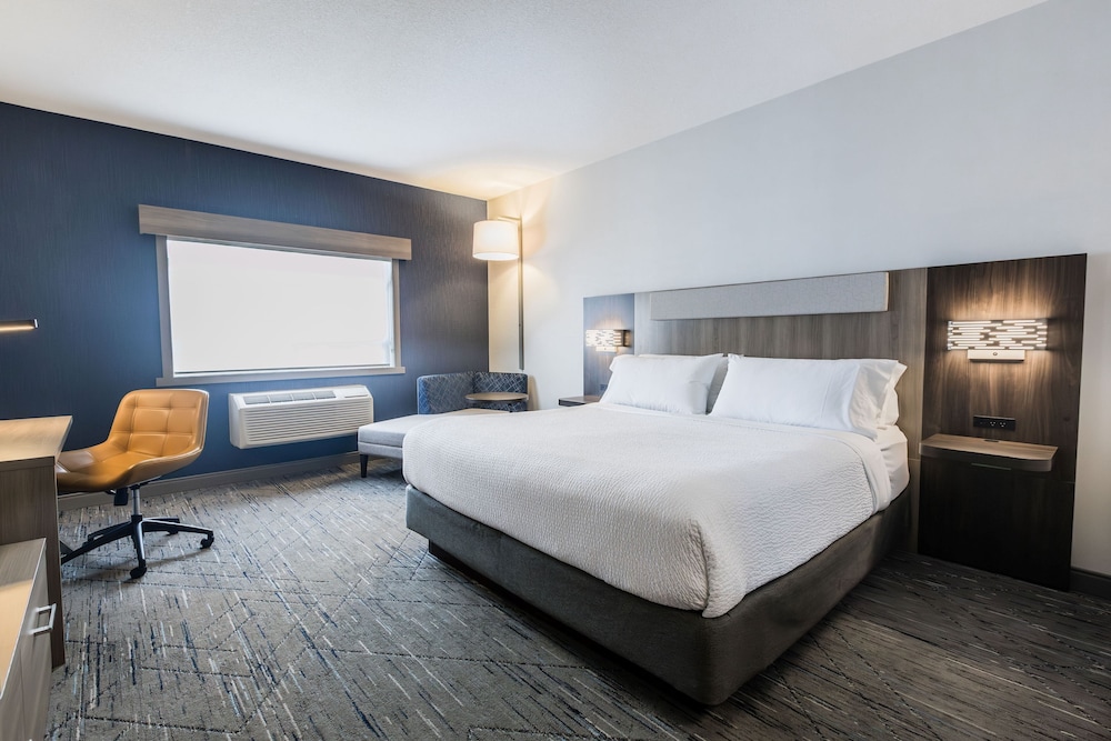 Standard Room, 1 Queen Bed, Mobility Accessible (Accessible Tub) - Photo 1