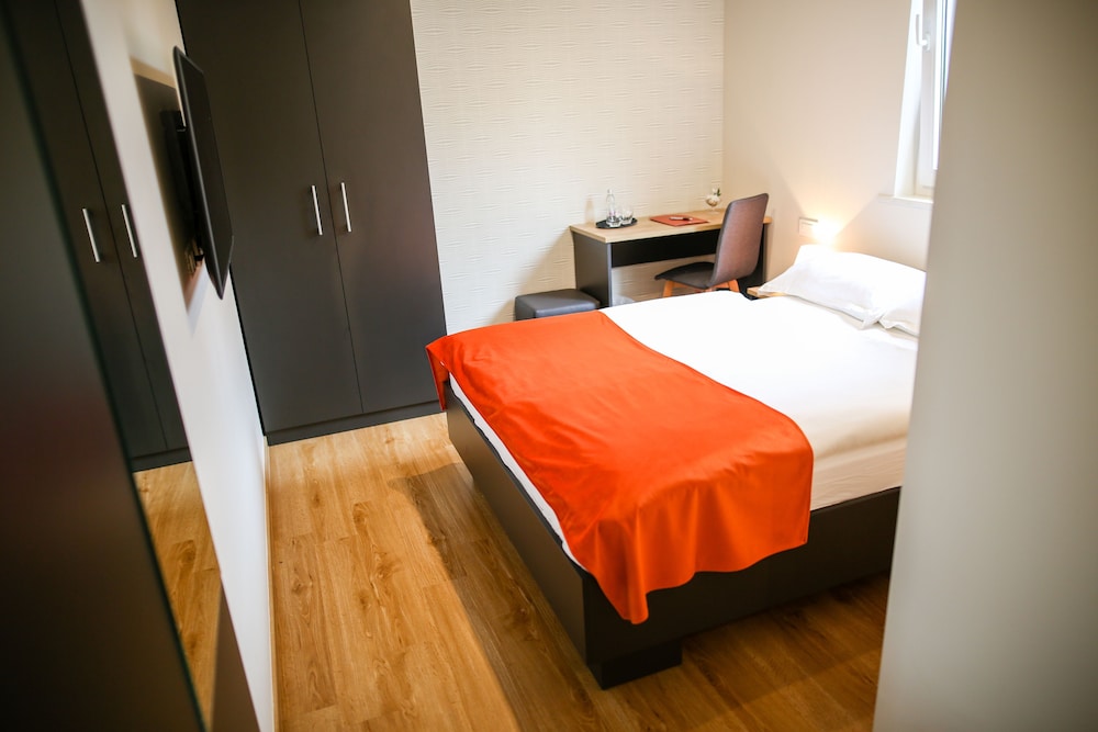 Economy Double Room - Photo 1