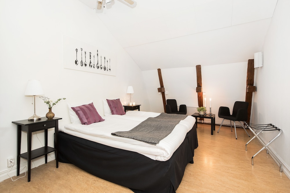 Standard Room, 2 Double Beds, Non Smoking, Annex Building photo 3