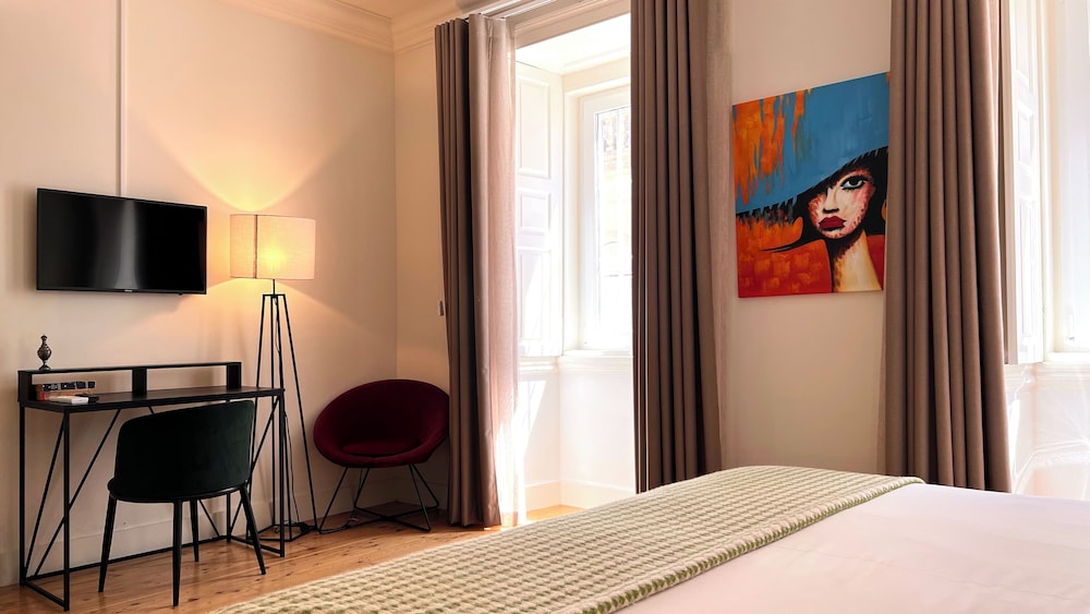 Superior Double or Twin Room thumbnail 6