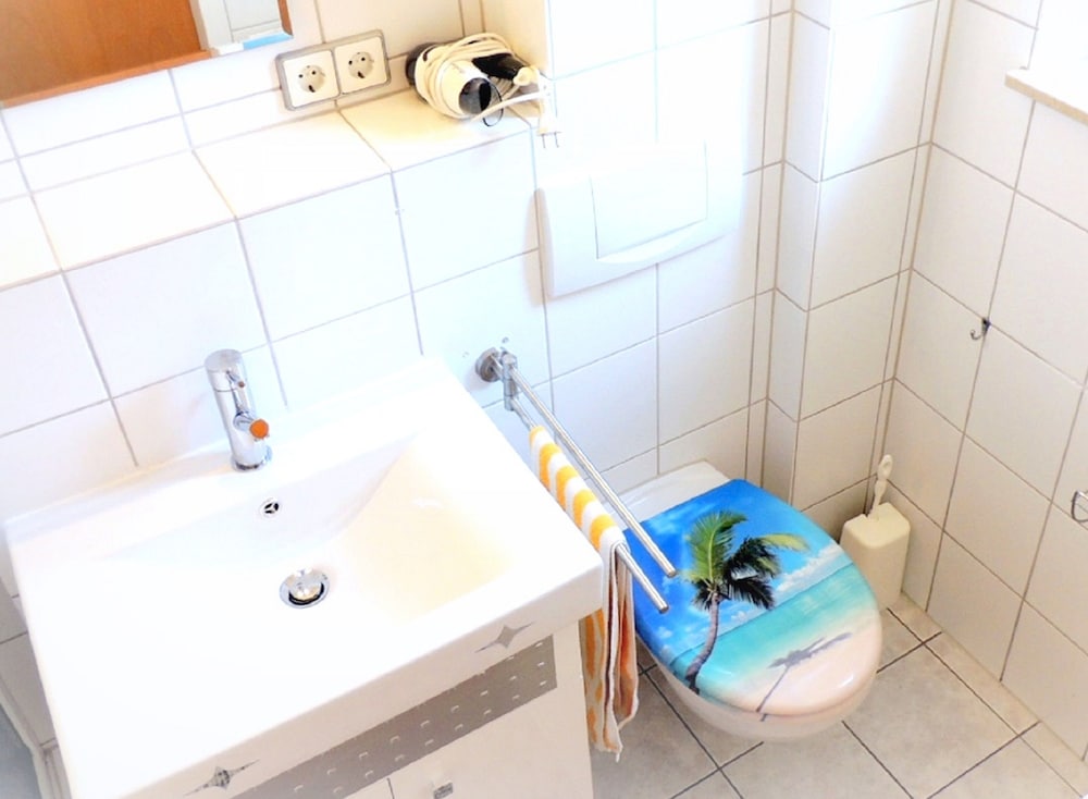 Standard Double Room, Refrigerator & Microwave photo 3