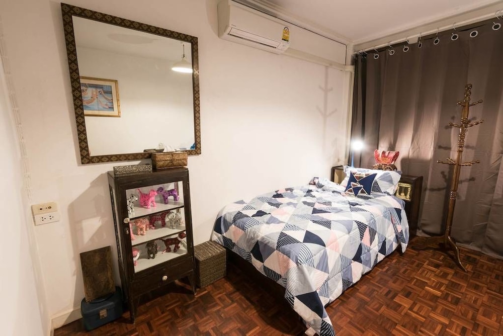 4-Bedroom House photo 1