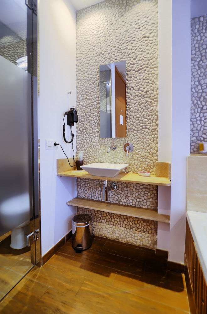 Superior Room, City View - Photo 22