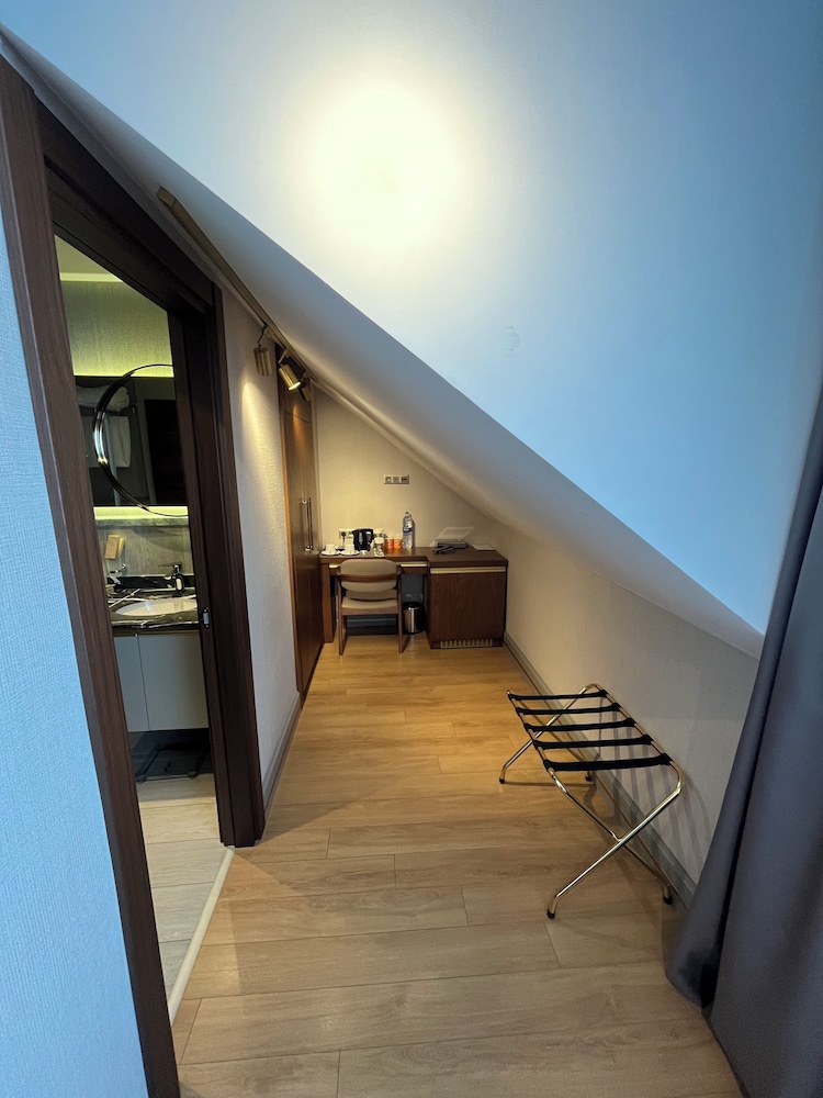 Economy Twin Room photo 2