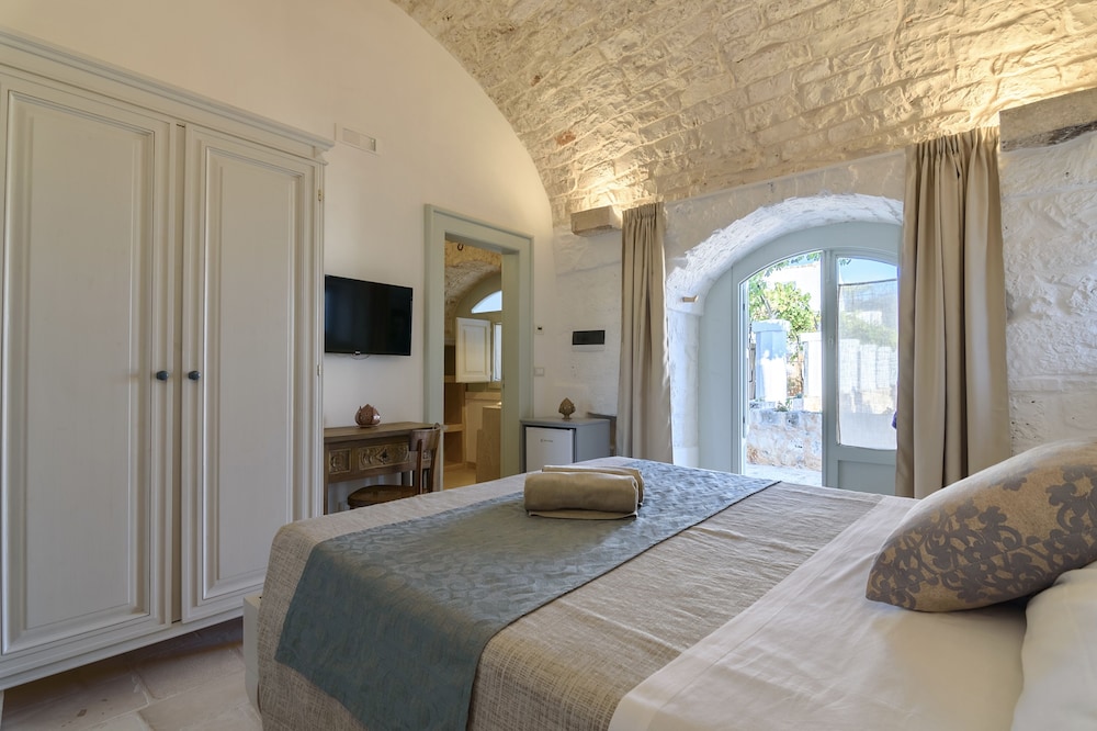 Deluxe Room - Photo 5