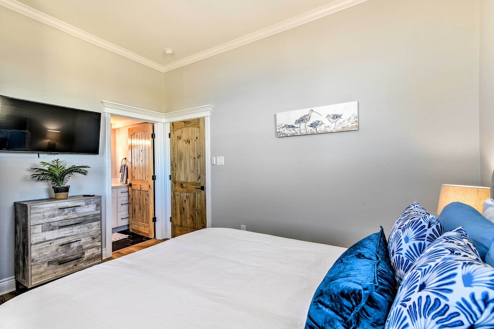 House (4 Bedrooms) photo 2