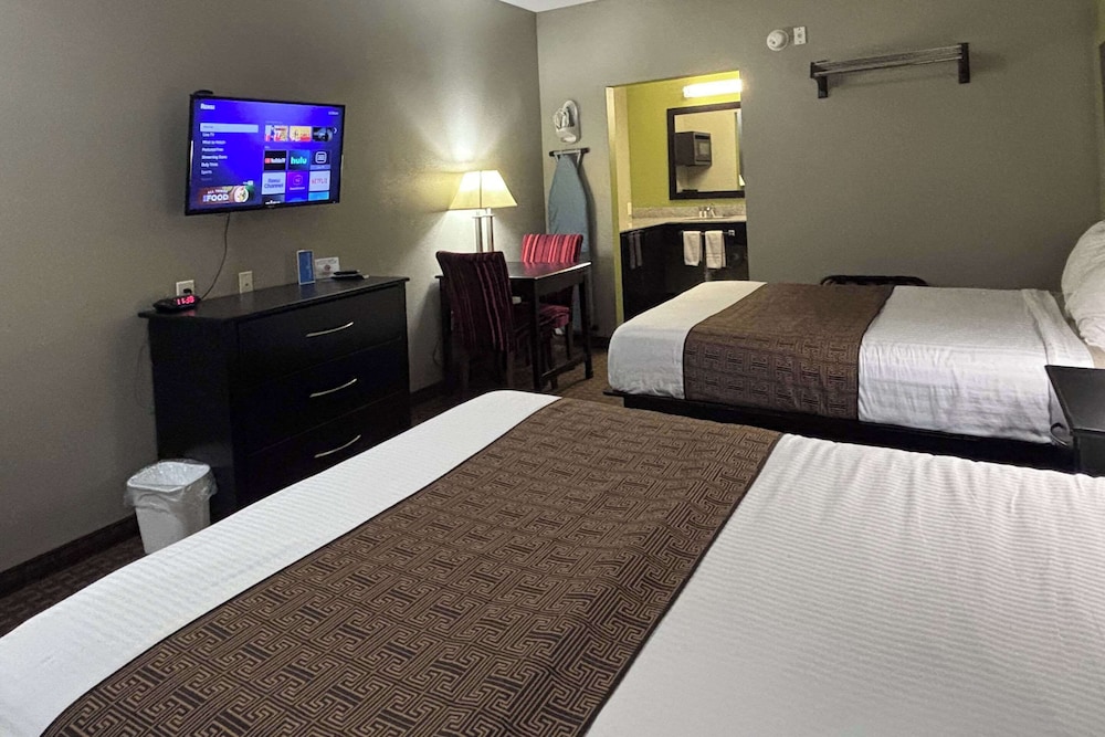 Standard Room, 2 Queen Beds, Non Smoking photo 2