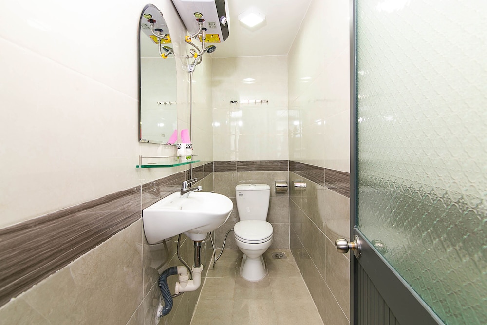 Superior Quadruple Room - Photo 7