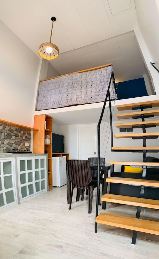 Comfort Loft, Multiple Beds photo 3