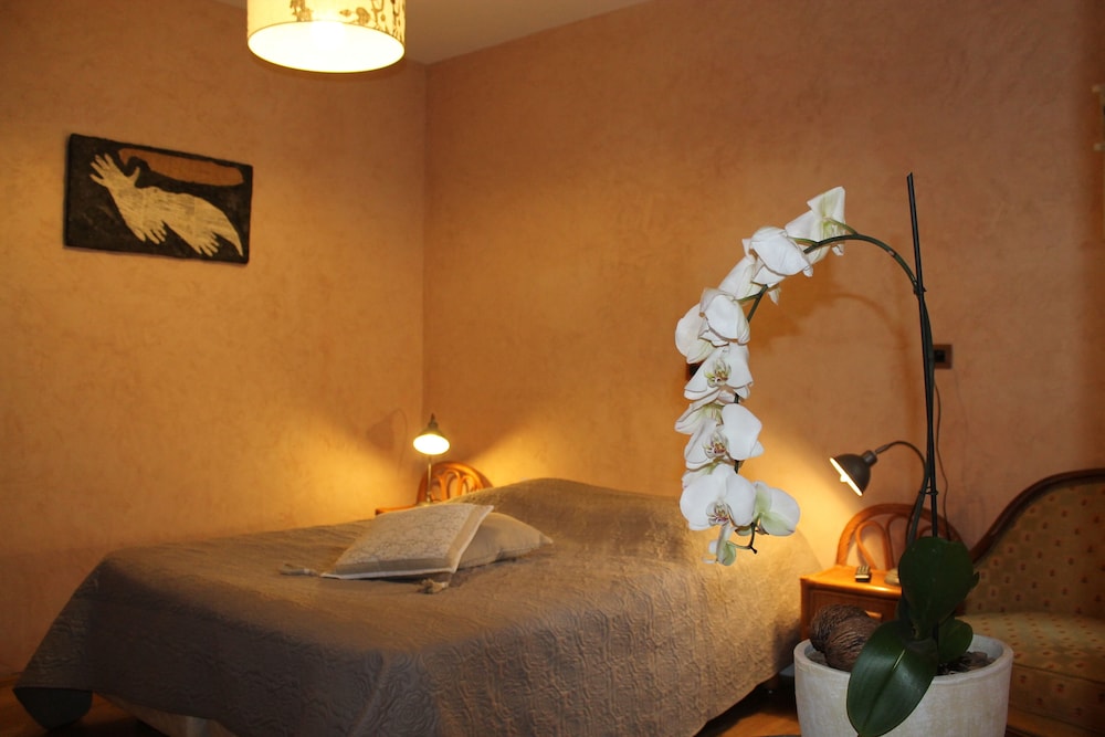 Double Room (Le Bateau ivre)