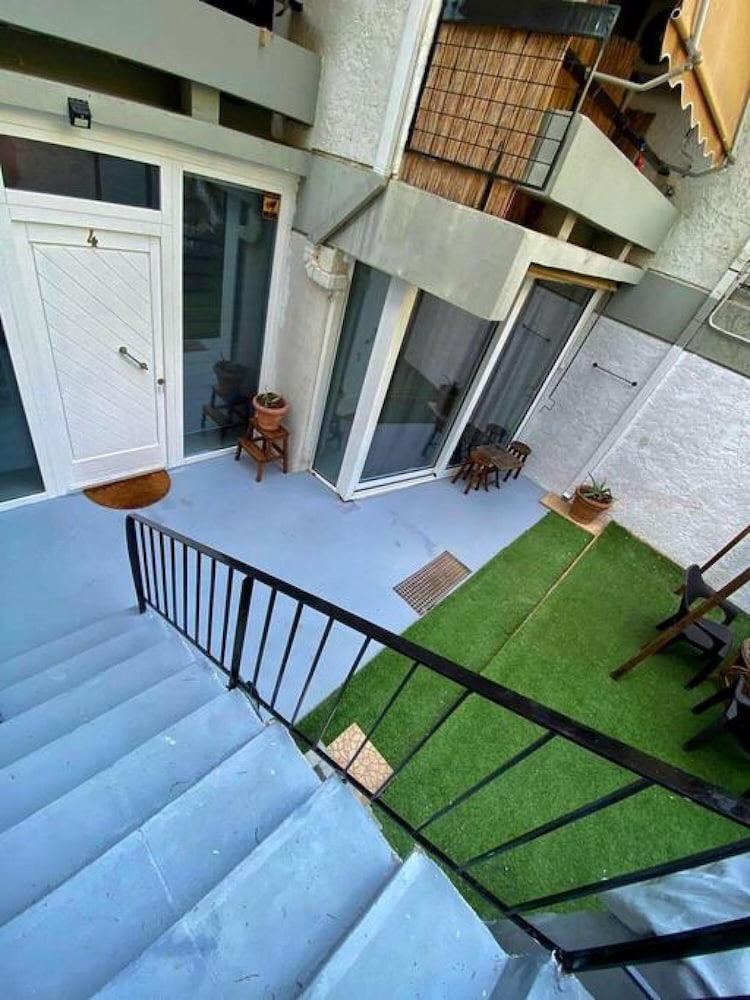 Apartment, Smoking photo 2