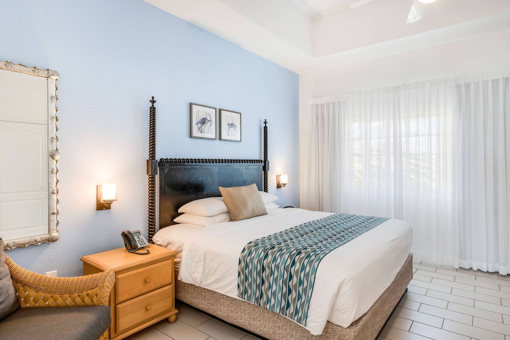 Beachfront 2 Bedroom Condo - Photo 11