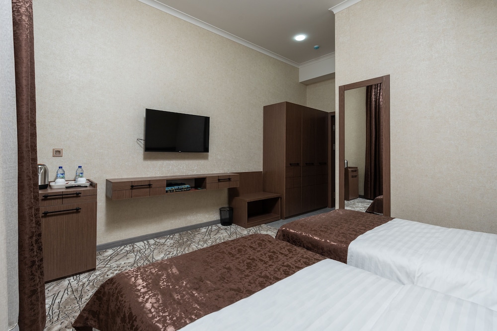 Standard Twin Room - Photo 4