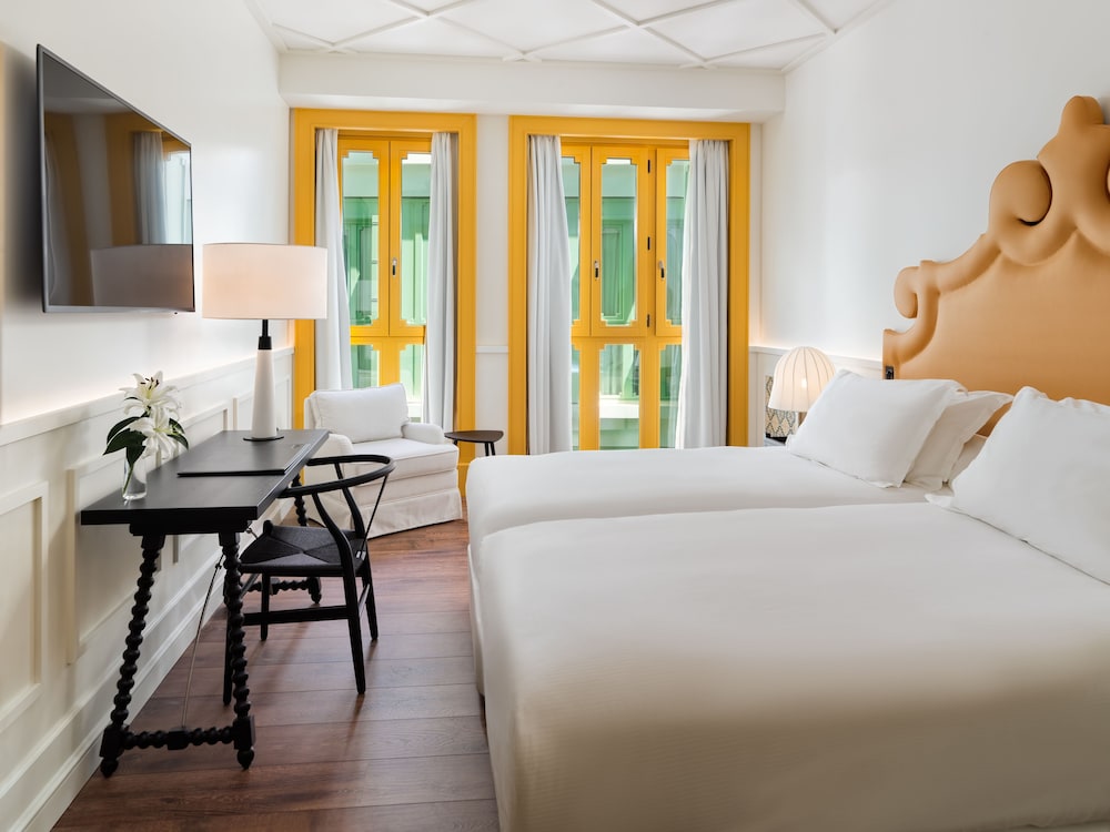 Double Room (Atrium) - Photo 1