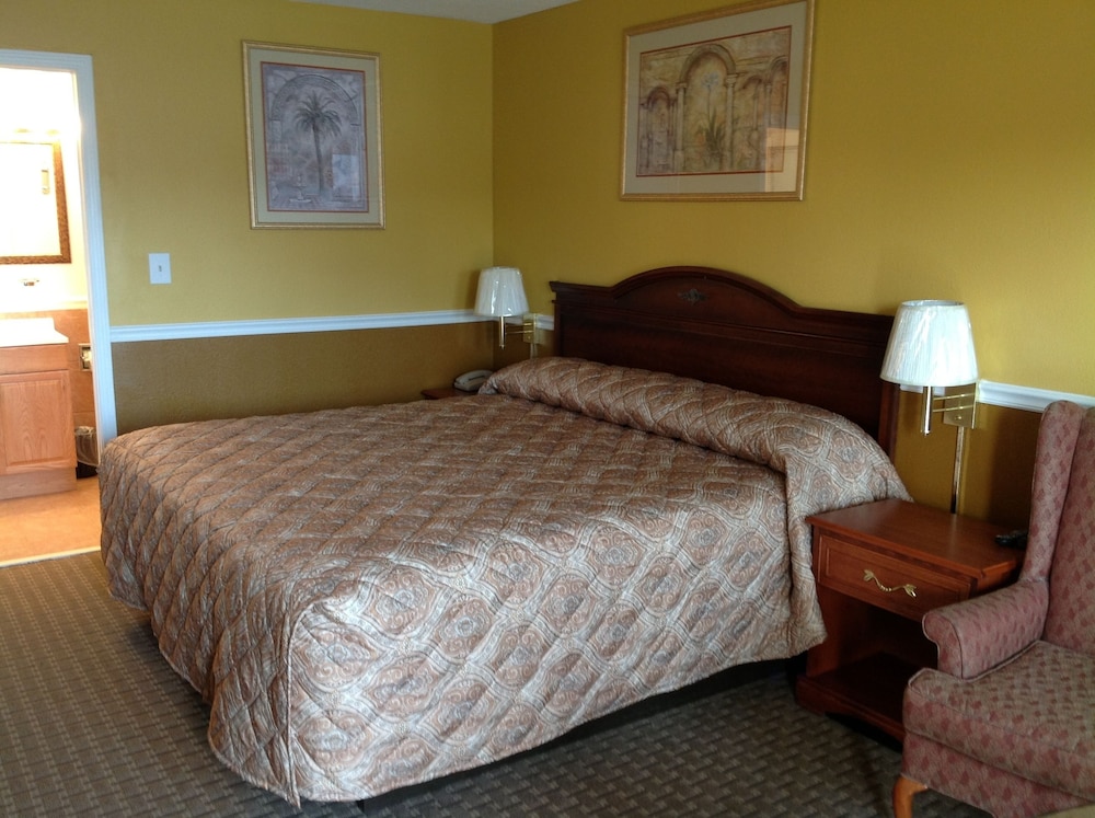 Standard Room, 1 King Bed