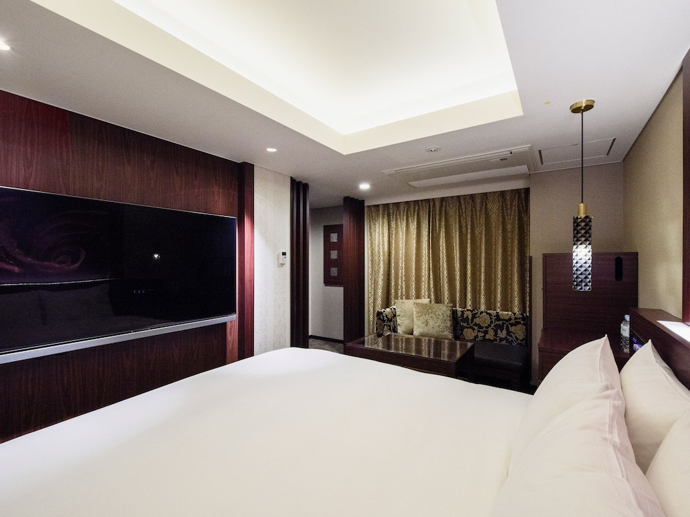 Deluxe Double Room, Smoking photo 3