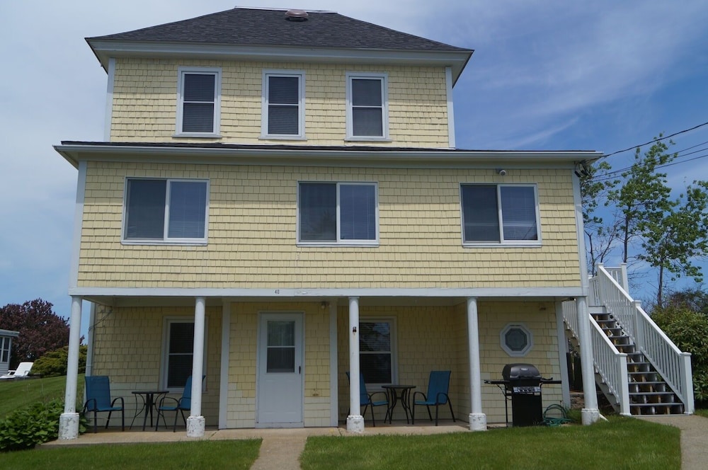 House, 4 Bedrooms photo 2