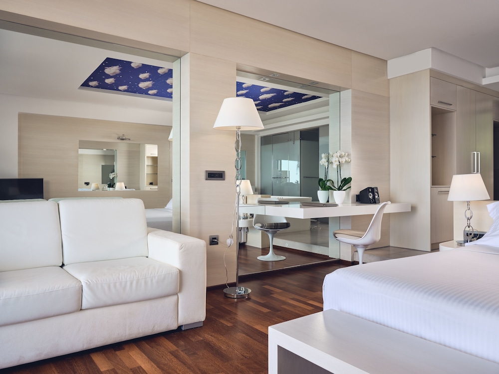 Honeymoon Suite, Private Pool, Sea View photo 2