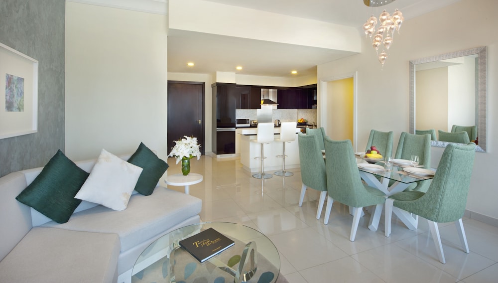 Suite, 3 Bedrooms City View photo 3