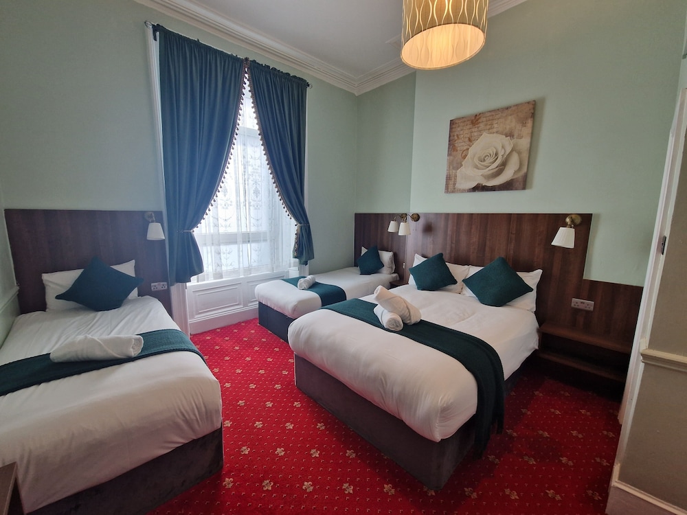 Classic Quadruple Room photo 3