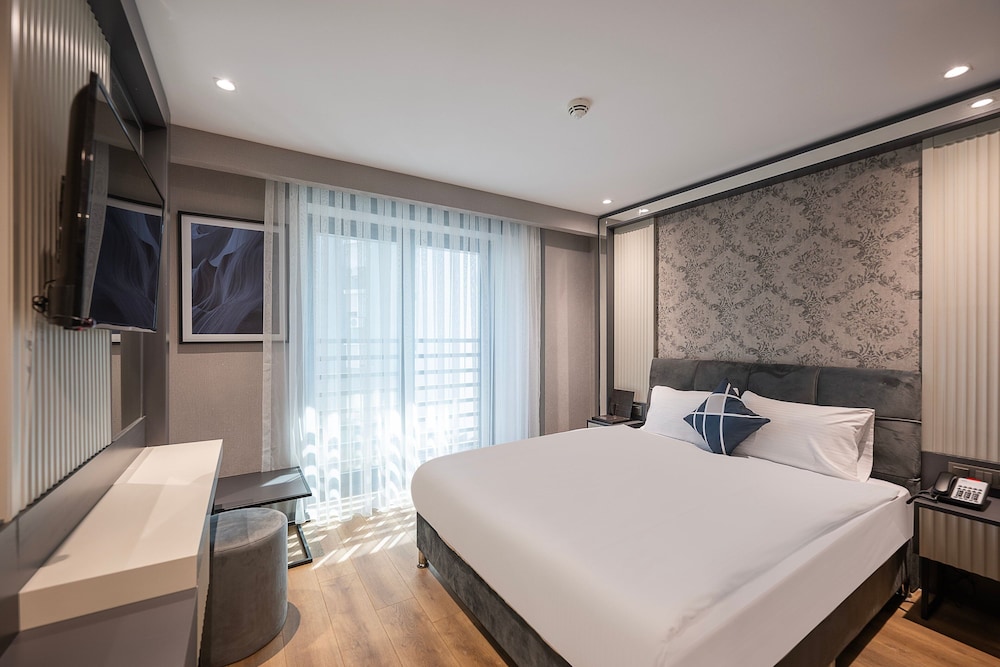 Standard Room, 1 Double Bed thumbnail 6