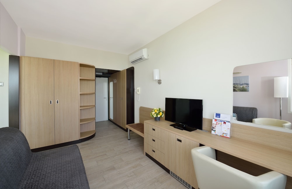 Superior Apartment - Photo 2