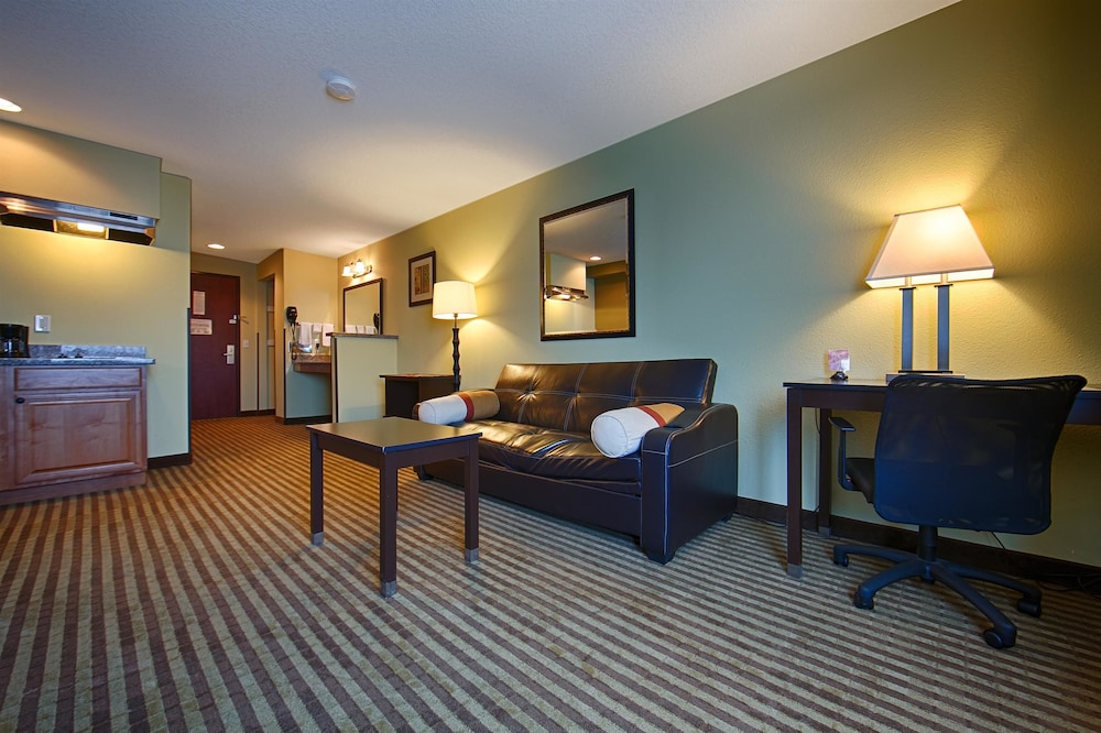 Suite, 1 King Bed, Non Smoking, Kitchen (Living Room;Oversized Room) photo 1