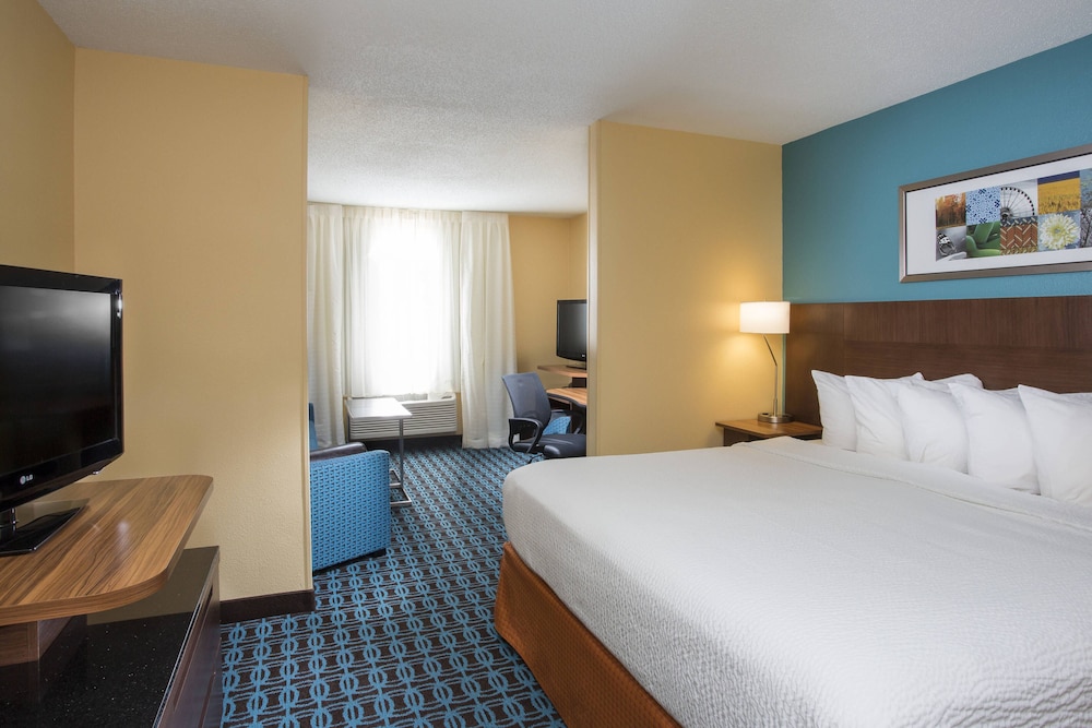 Executive Suite, 1 King Bed With Sofa Bed (Mobility/Hearing Accessible, Tub) photo 2