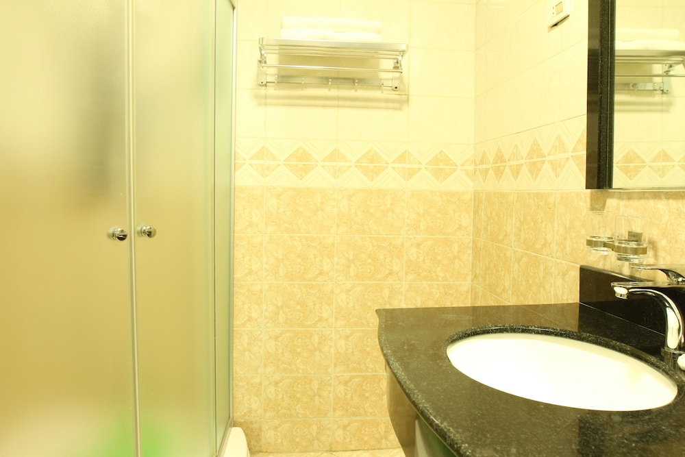 Business Double Room Single Use, 1 Double Bed, Smoking, Refrigerator & Microwave photo 3