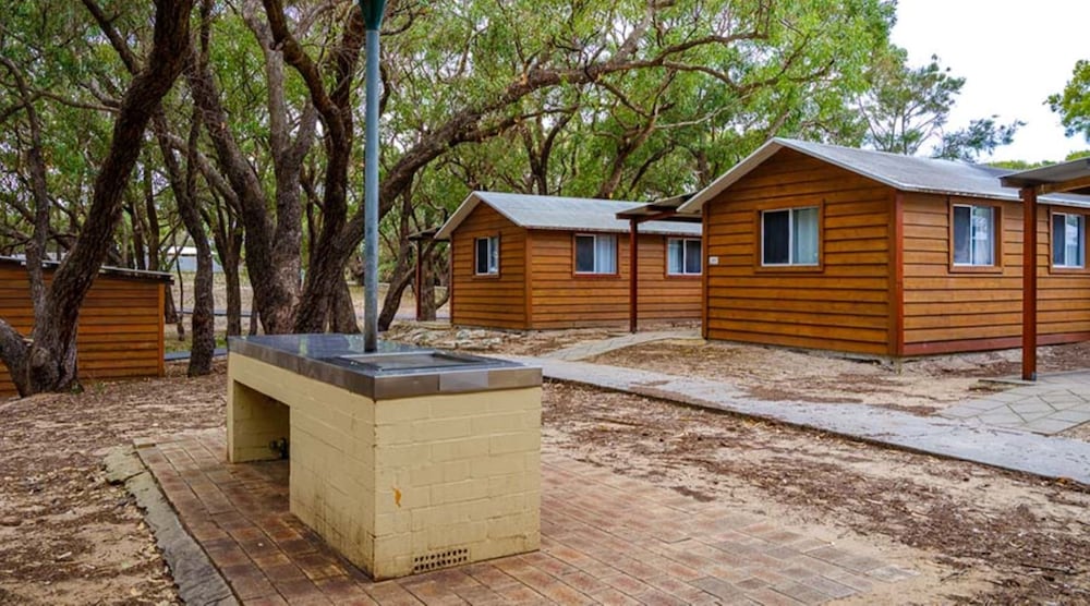 North Thomson - Standard Holiday Cabin photo 2
