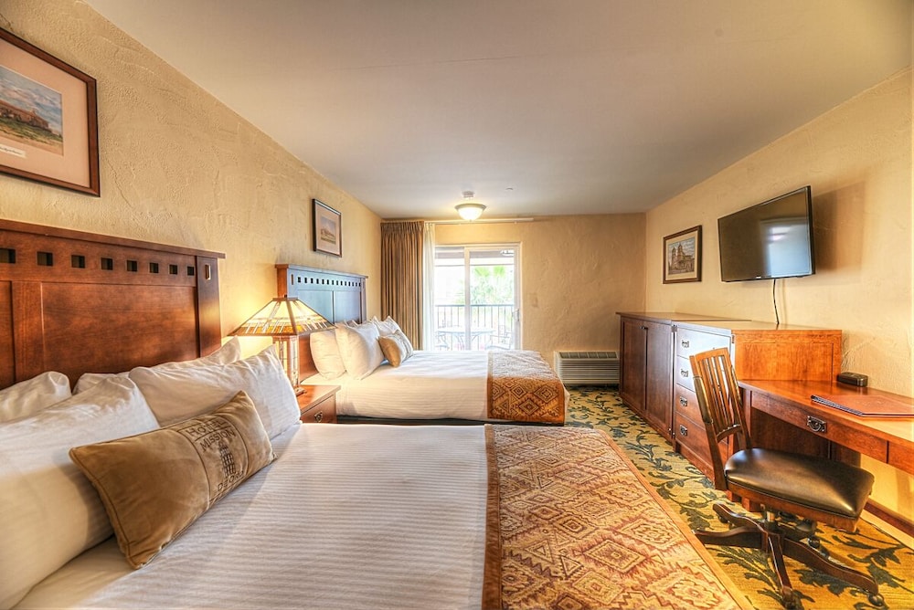 Deluxe Room, 2 Queen Beds - Photo 5