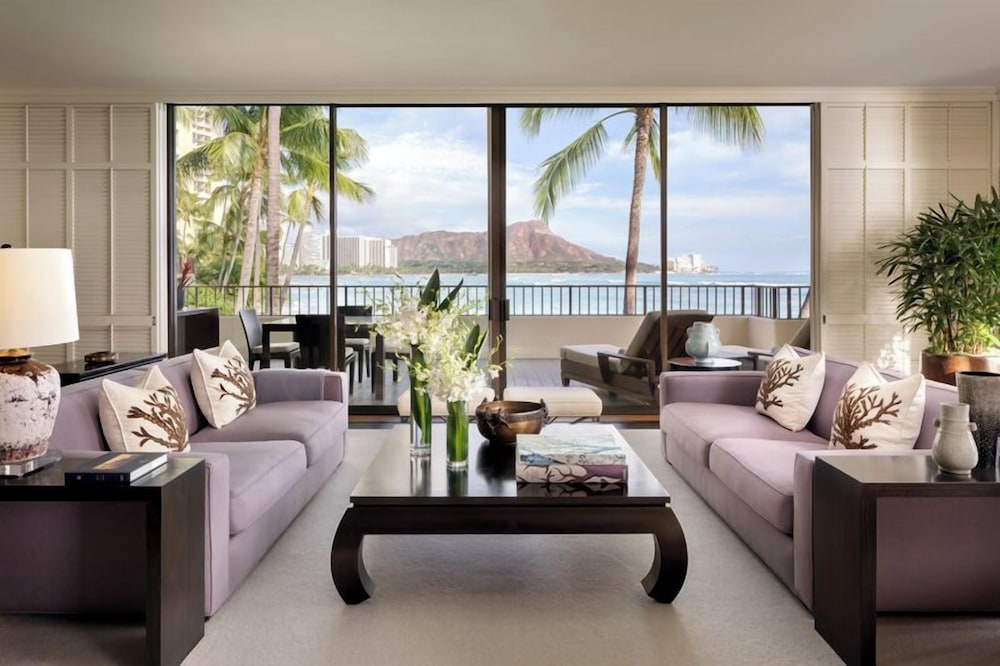 Halekulani Suite