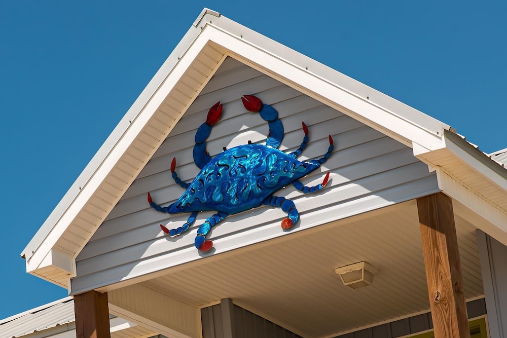 House, Multiple Beds (The Blue Crab - 2432 Bienville) photo 2