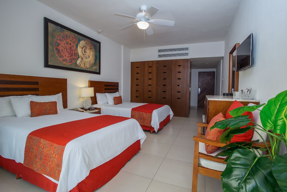 Grand Room, 2 Double Beds, Balcony - Photo 3