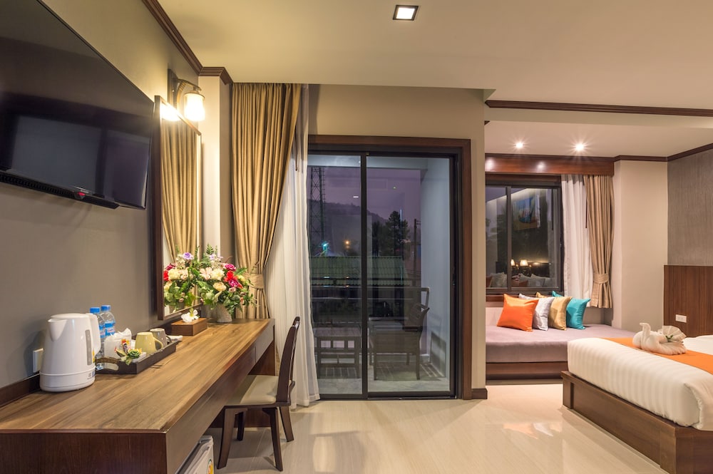 Deluxe Double or Twin Room photo 3