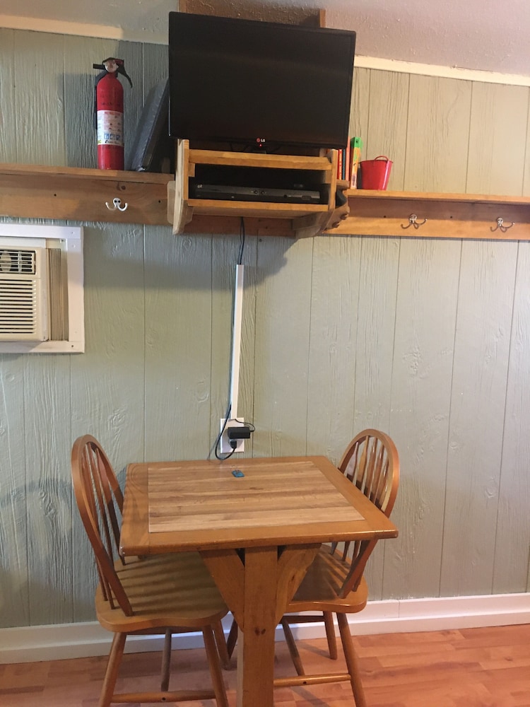 Standard Cabin, Multiple Beds, Non Smoking, Kitchen (The Joe Young Cabin) photo 3