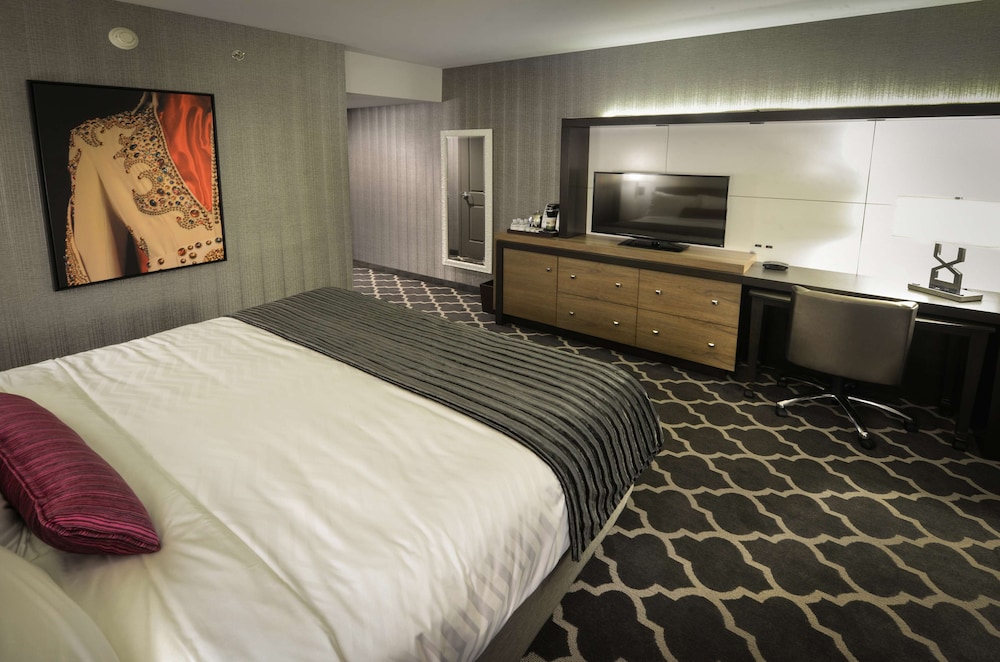 Deluxe King Room photo 1