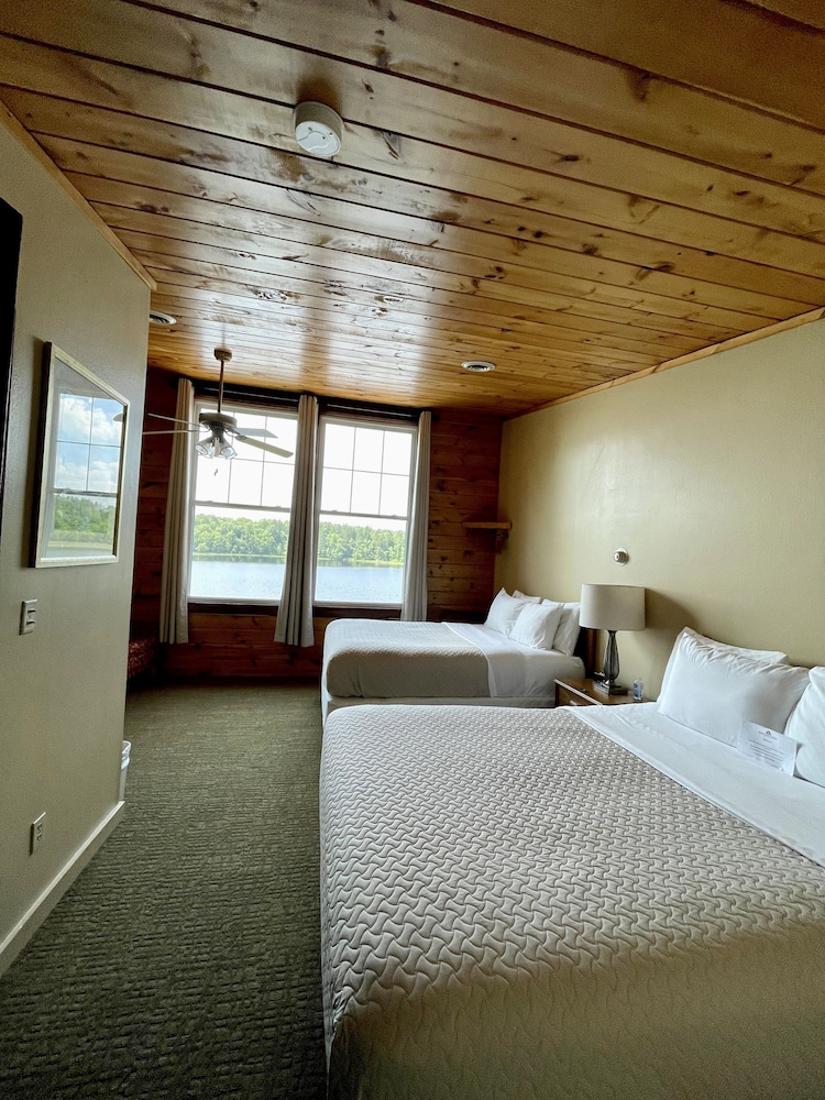 Room, 2 Queen Beds, Lake View, Lakeside