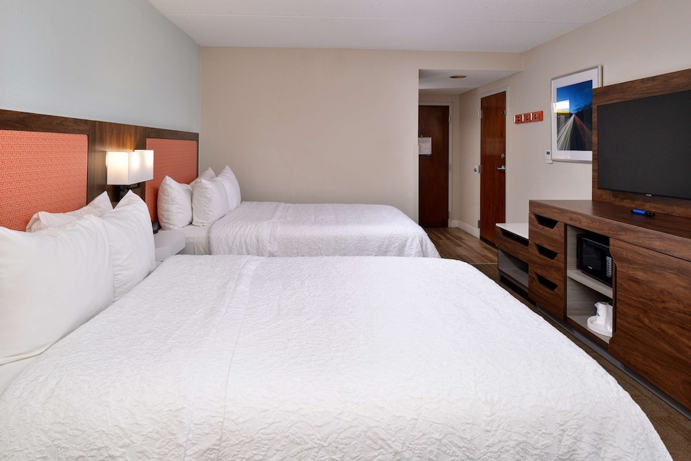 Room, 2 Double Beds, Non Smoking (Drinks/Snacks) - Photo 1