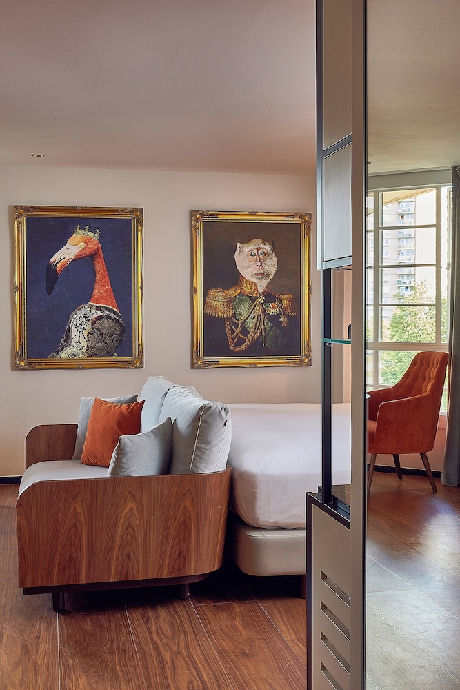 The Level, Junior Suite with Executive Lounge Access (2+2) thumbnail 5