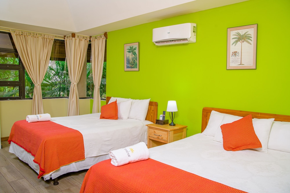Family Suite, 2 Bedrooms, Tower photo 2