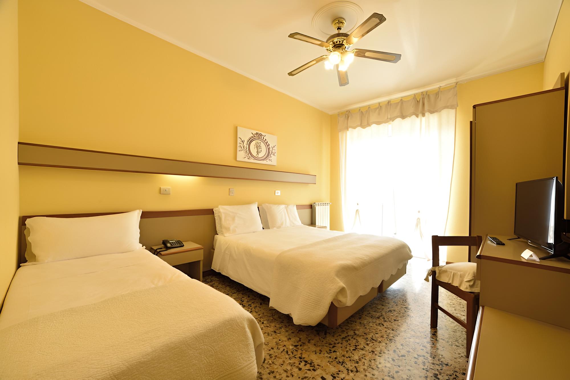 Triple Room photo 2