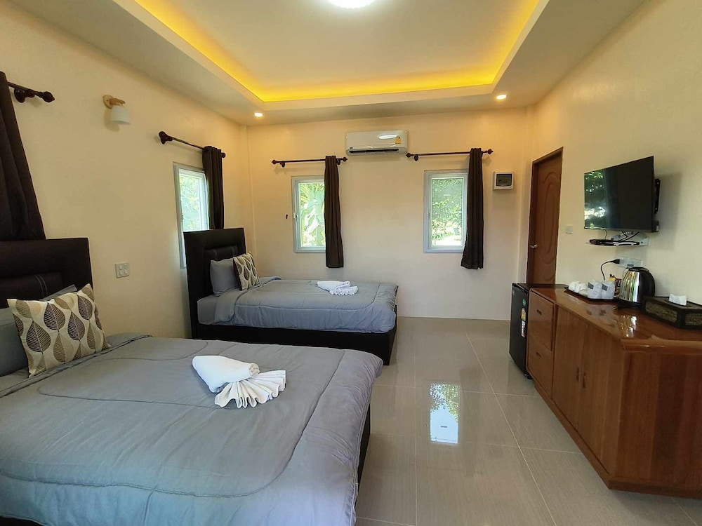 Deluxe Twin Room, 2 Twin Beds, Non Smoking, Sea View - Photo 1
