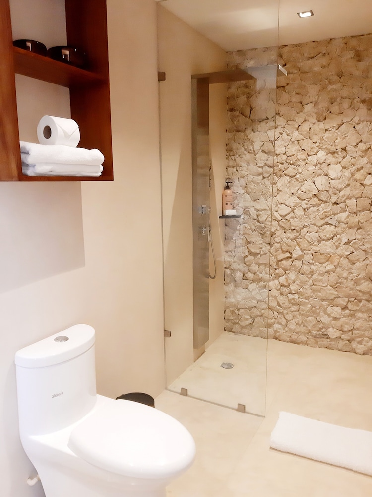 Junior Room, Private Bathroom, City View photo 2