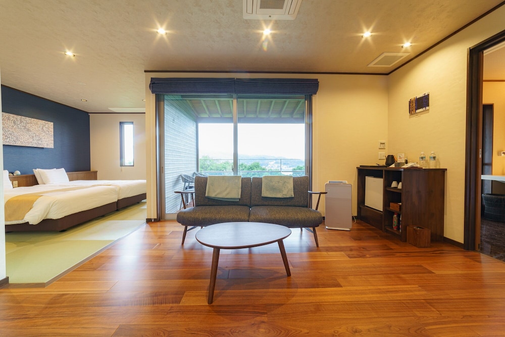 Basic Twin Room - Photo 1