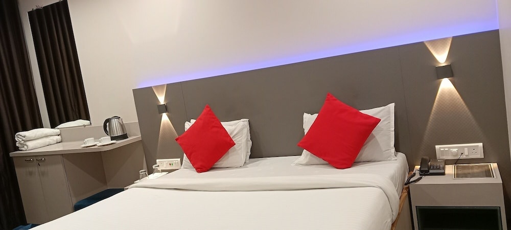 Deluxe Room - Photo 2