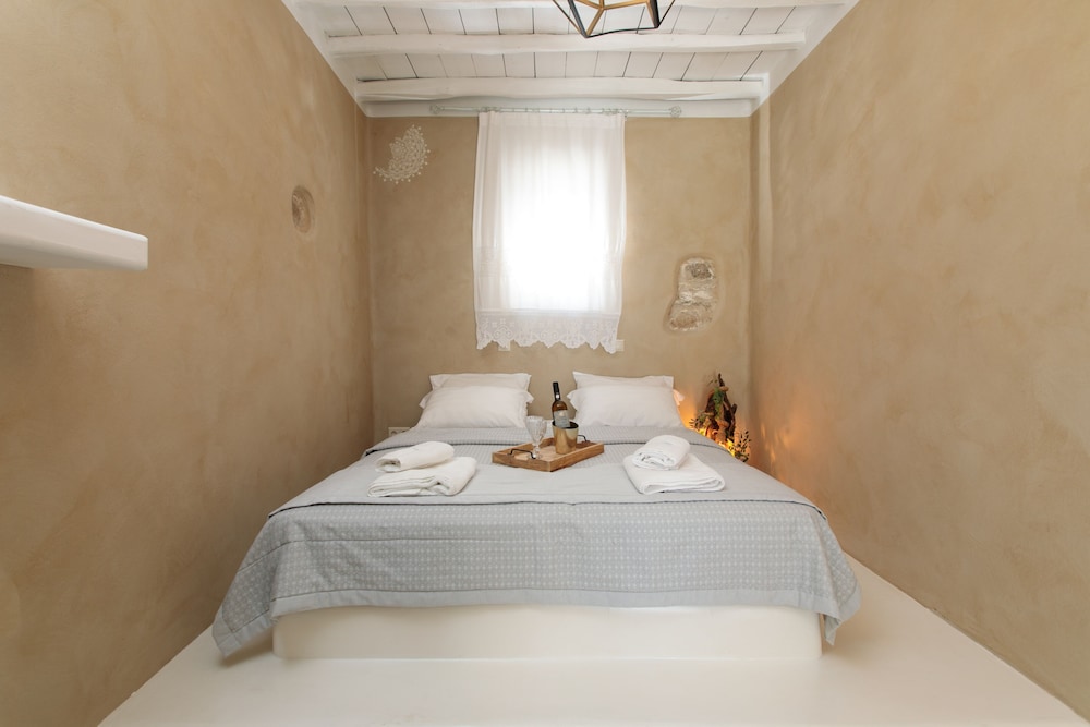 Comfort Double Room, 1 King Bed, Patio, Garden Area photo 2