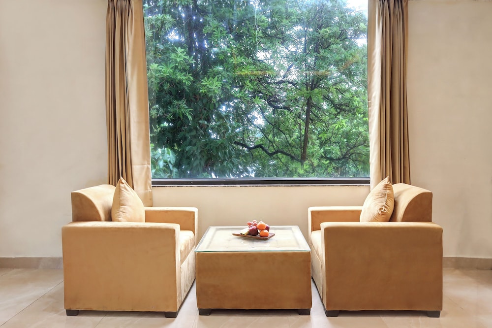 Executive Room - Photo 7