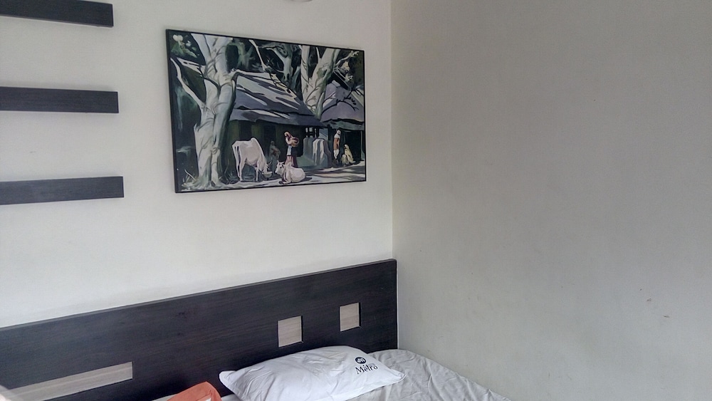 Standard Studio, 1 Queen Bed, Non Smoking photo 3