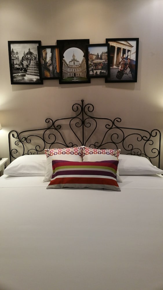 Deluxe Triple Room photo 2